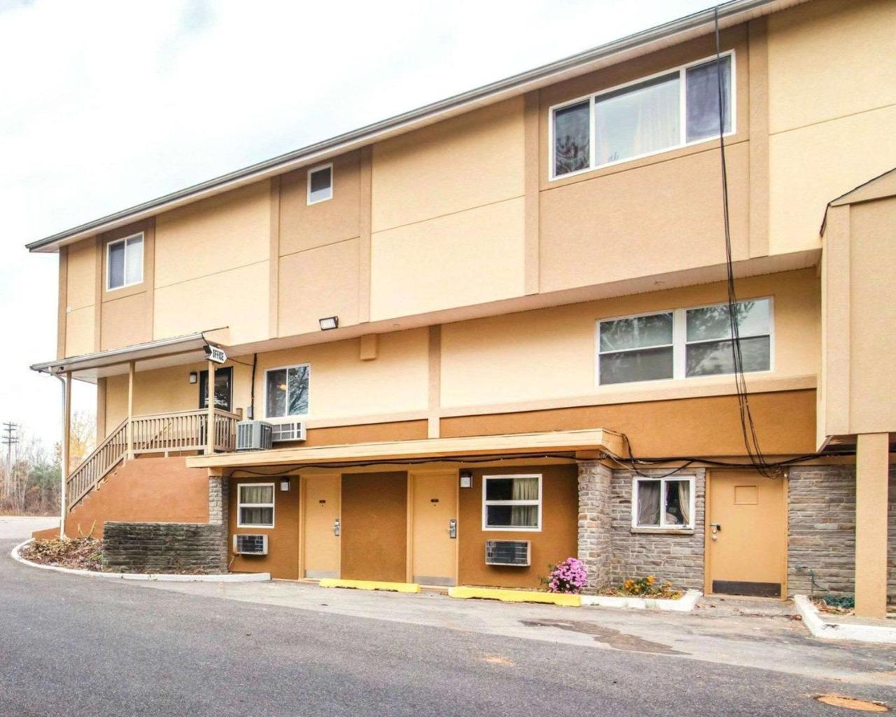 Econo Lodge New Paltz Exterior foto